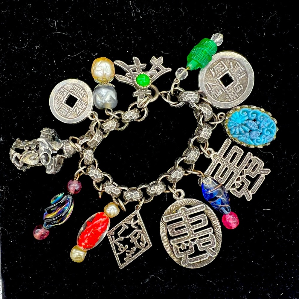 Vintage 1950s Napier Asian Chinoiserie hammered charm bracelet. Germany